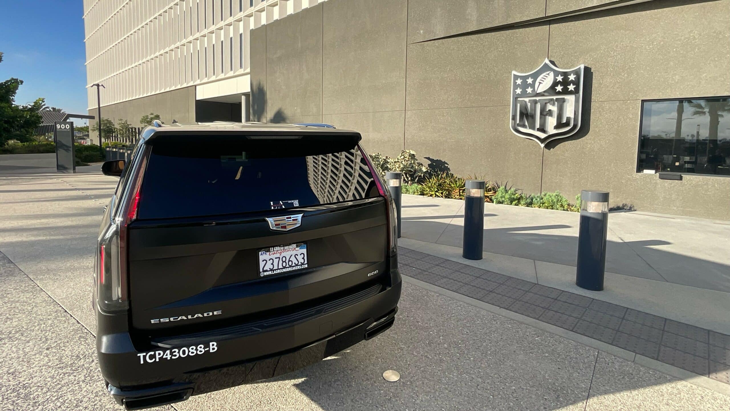 Tailgating party bus for SoFi Stadium and LA games